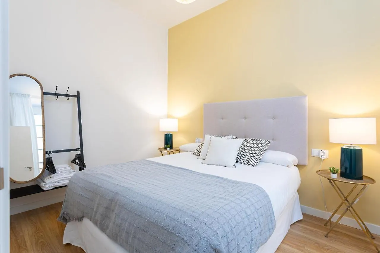 Beautiful Apartment In مالقة