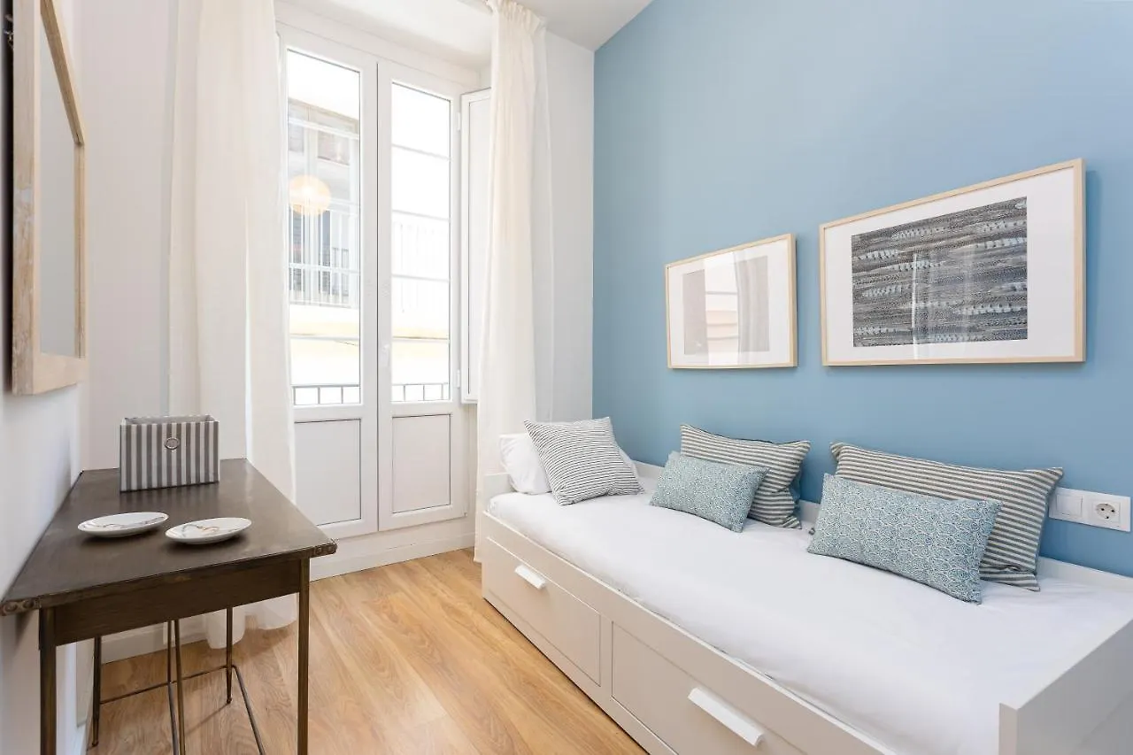 Beautiful Apartment In مالقة