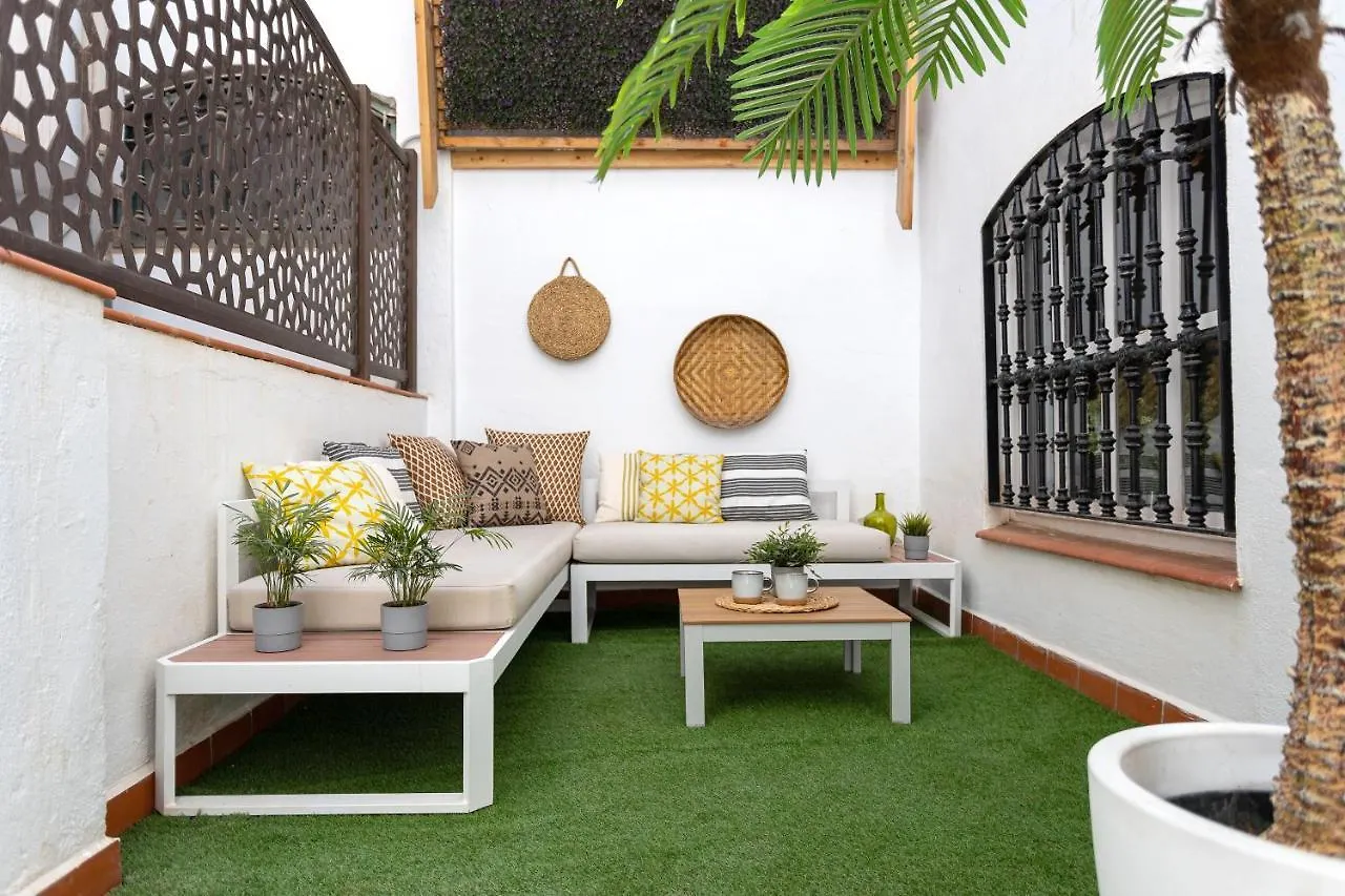 Beautiful Apartment In مالقة 0*,