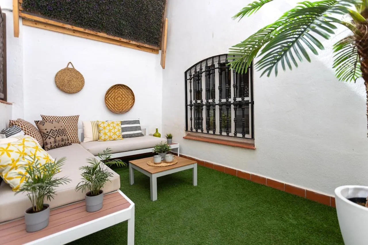 Beautiful Apartment In مالقة