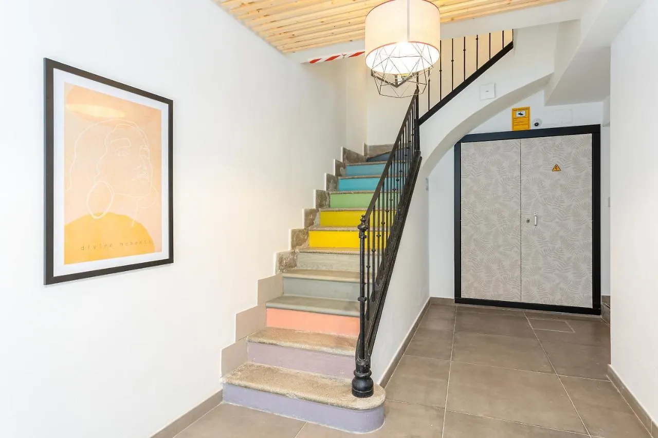 Beautiful Apartment In مالقة